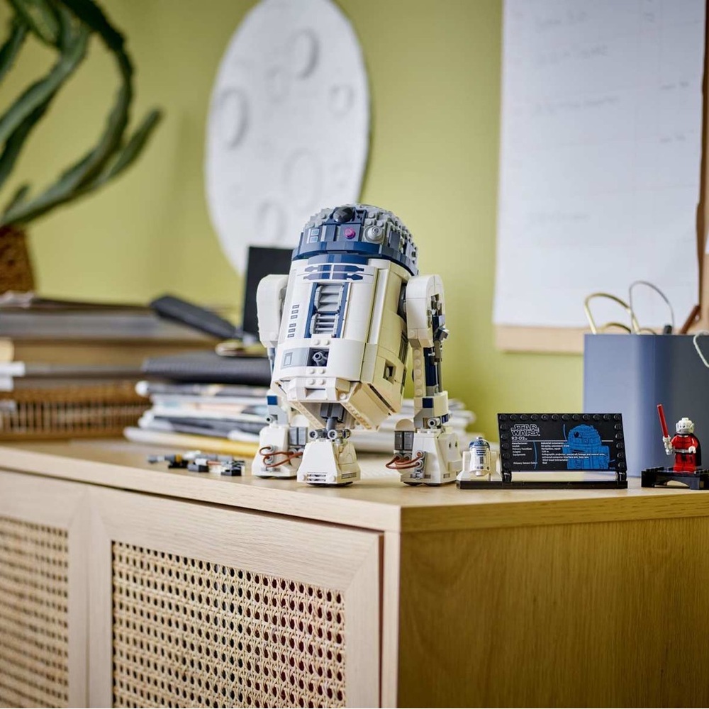 NEW Lego Star Wars R2-D2 (model #75379) - Picture 6 of 6